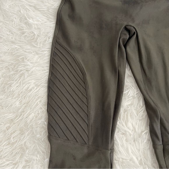 SPANX Womens Faux Leather Moto Leggings size Small Gray Stretch - Picture 7 of 10